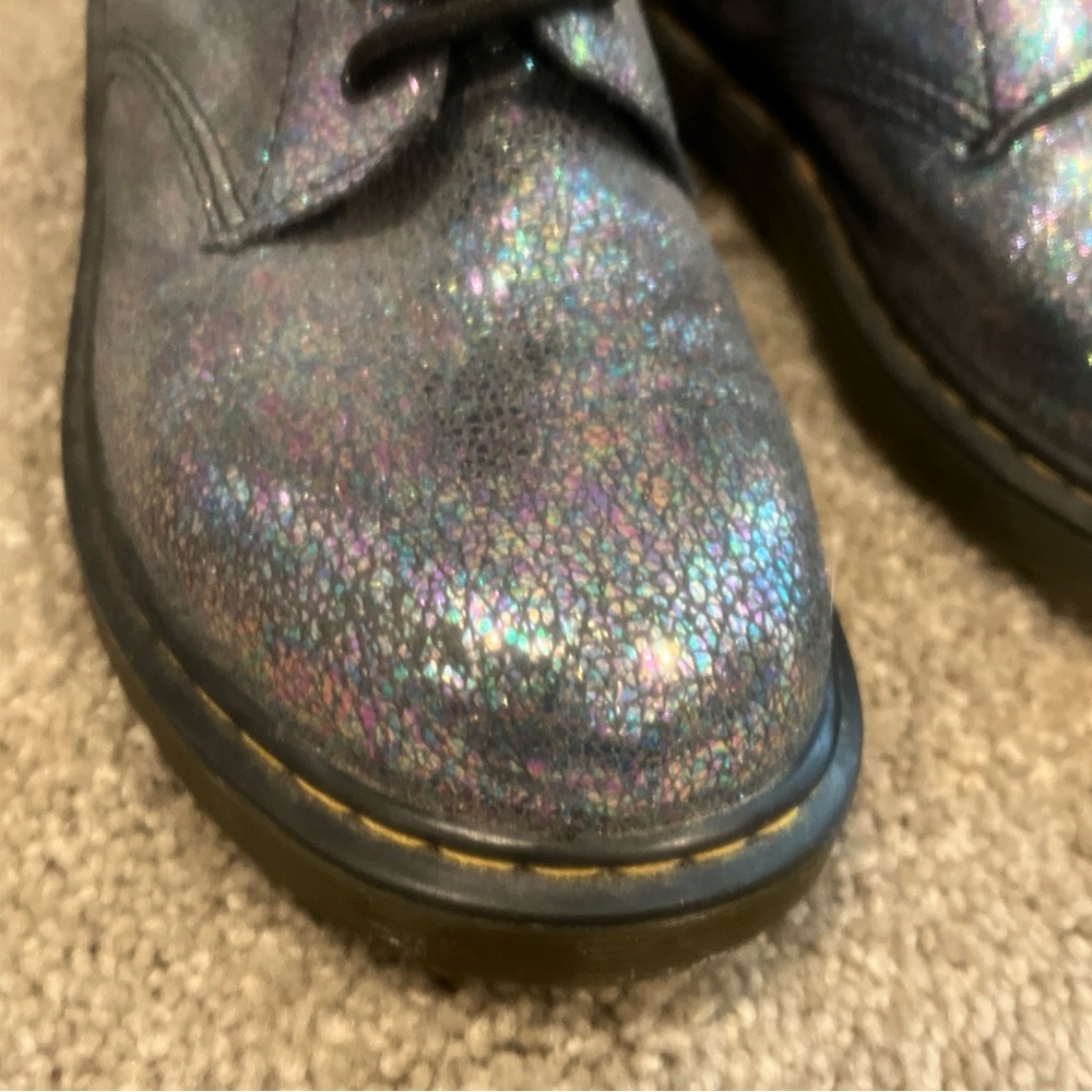 Girls/women Doc Martens Delaney boot UK 4 US 6 iridescent mermaid combat 8 eye - Picture 13 of 13